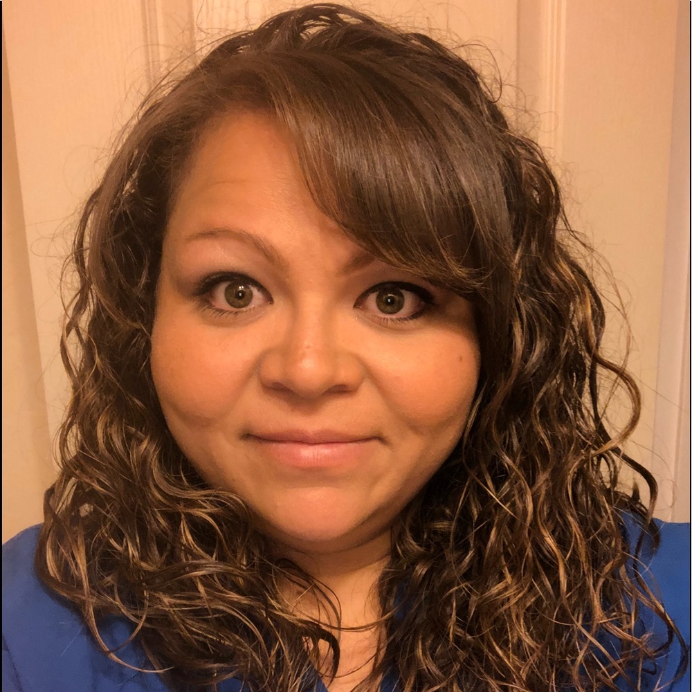 Meet your Posher, Ivette